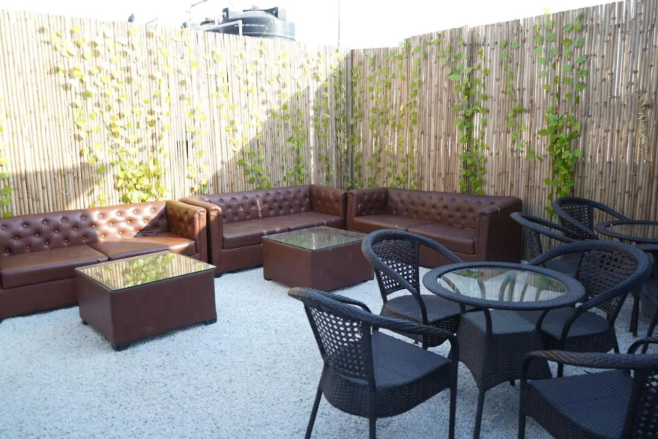Hotel Fabhotel Sky Land Delhi