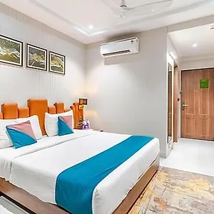 3* Hotel Season Grand Couple Friendly Pitampura Metro Station