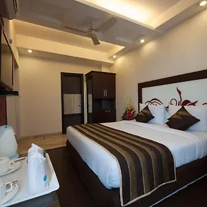3* Hotel Pitrashish Grand And Premium